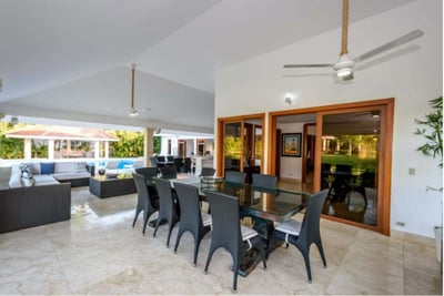 Luxury Villa Photo #11