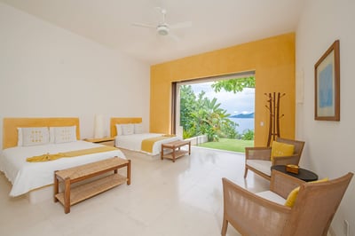 Luxury Villa Photo #34