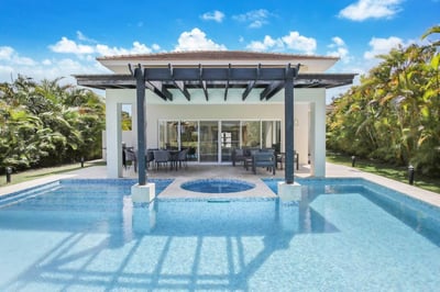 Luxury Villa Photo #2