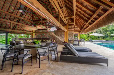 Luxury Villa Photo #13