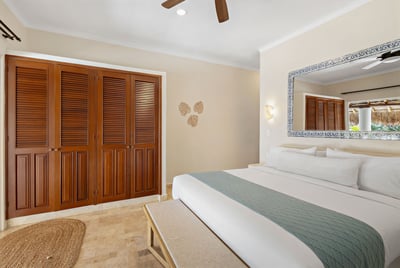 Luxury Villa Photo #37