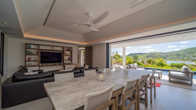 Kitchen & Dining Area