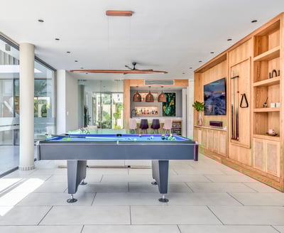 Luxury Villa Photo #23
