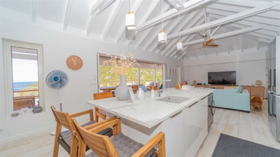Kitchen & Dining Area