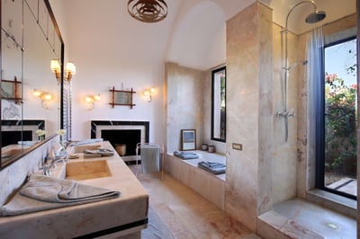 Luxury Villa Photo #18