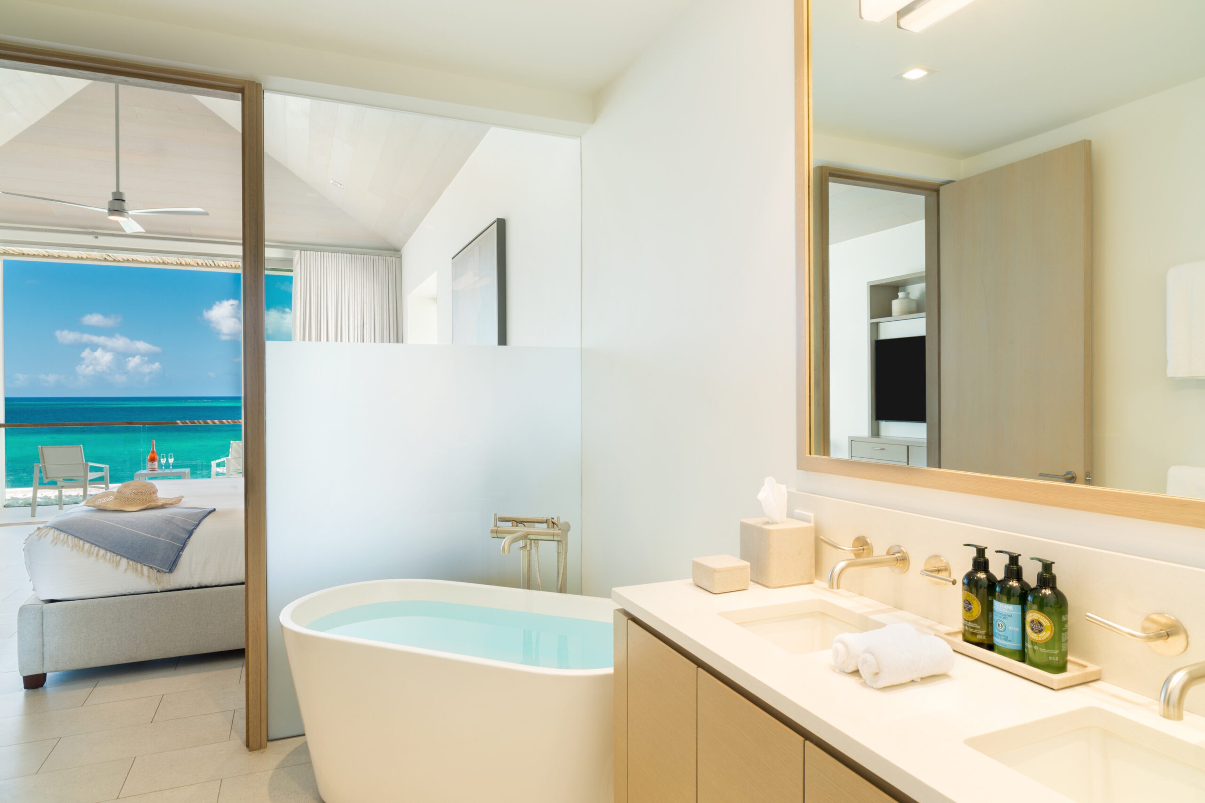 Oceanfront Pool Studio - 3