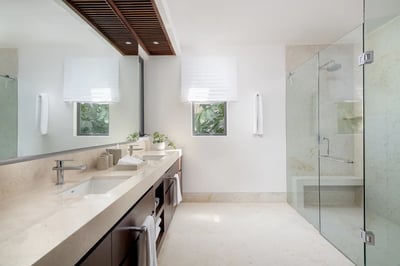 Luxury Villa Photo #13