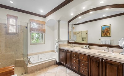 Luxury Villa Photo #22