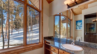 Family suite ensuite