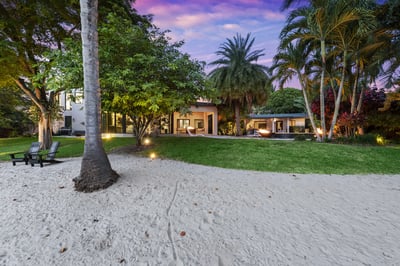 Luxury Villa Photo #44