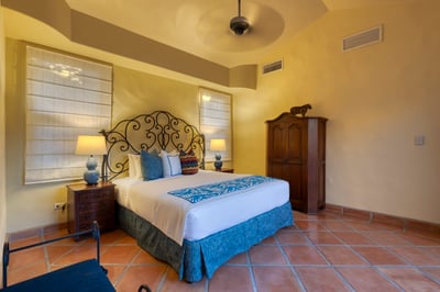 Luxury Villa Photo #35