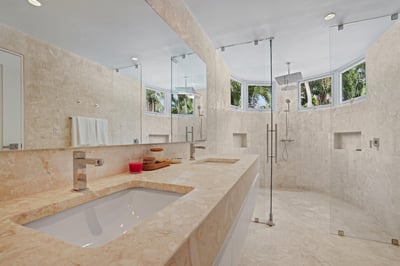 Luxury Villa Photo #42