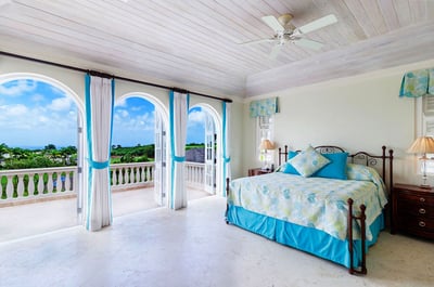 Luxury Villa Photo #11