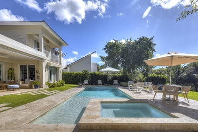 Hacienda B21 — A Cozy Family Escape