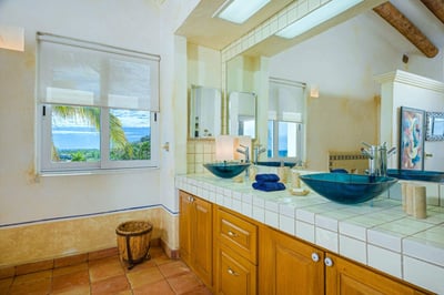 Luxury Villa Photo #25