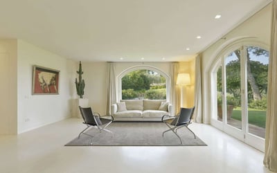 Luxury Villa Photo #16