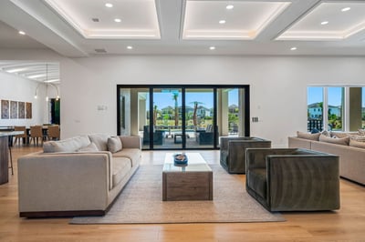 Luxury Villa Photo #24