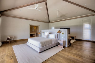 Luxury Villa Photo #31