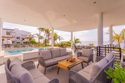 Luxury Villa Photo #15