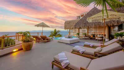Luxury Villa Photo #4