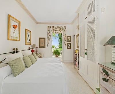 Luxury Villa Photo #18