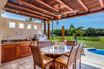 Luxury Villa Photo #12