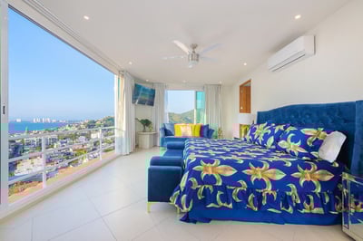Luxury Villa Photo #21