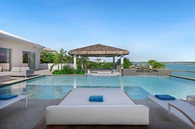 Luxury Villa Photo #12