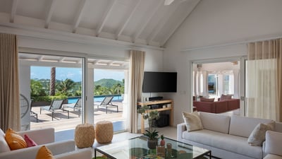 Luxury Villa Photo #35