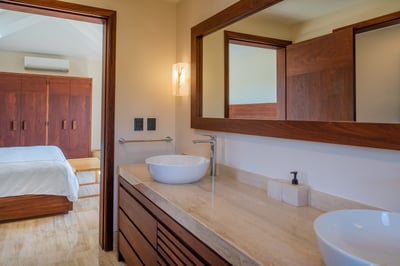 Luxury Villa Photo #31