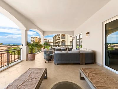 Luxury Villa Photo #12