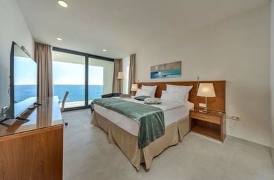 Luxury Villa Photo #27