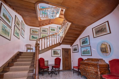 Luxury Villa Photo #20