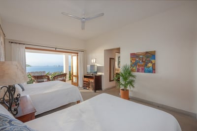 Luxury Villa Photo #41