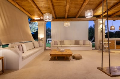 Luxury Villa Photo #15
