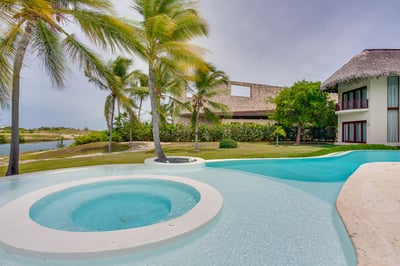 Luxury Villa Photo #14