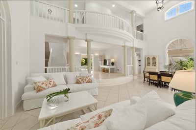 Luxury Villa Photo #9