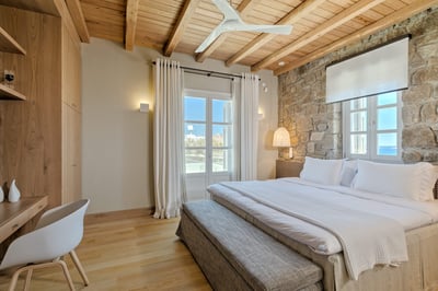 Luxury Villa Photo #39