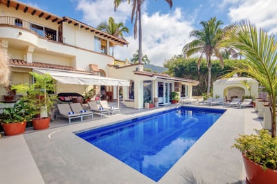 Luxury Villa Photo #2