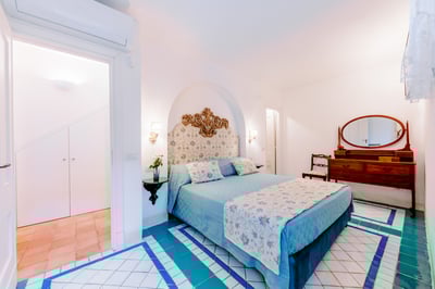Luxury Villa Photo #20