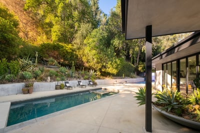 Luxury Villa Photo #32
