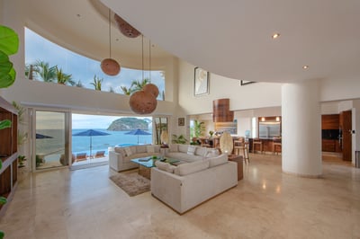 Luxury Villa Photo #19