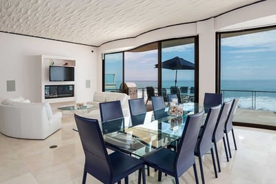 Luxury Villa Photo #9