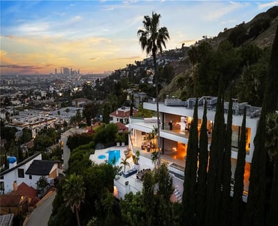 Luxury Villa Photo #4