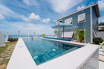 Luxury Villa Photo #6