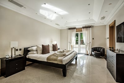 Luxury Villa Photo #26