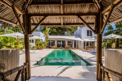 Luxury Villa Photo #8