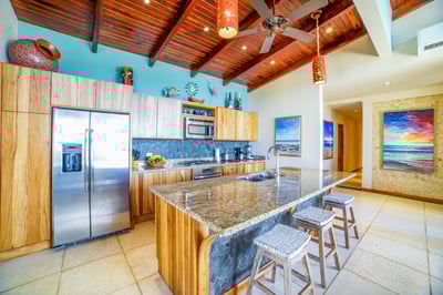 Feeling creative? This kitchen has everything you need for a perfect meal.