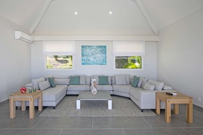 Luxury Villa Photo #15