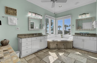 Luxury Villa Photo #34